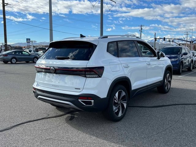 New 2026 Pure White Volkswagen SE image 12