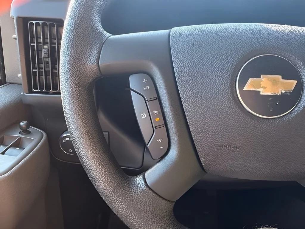Used 2025 Summit White Chevrolet 1LT image 22
