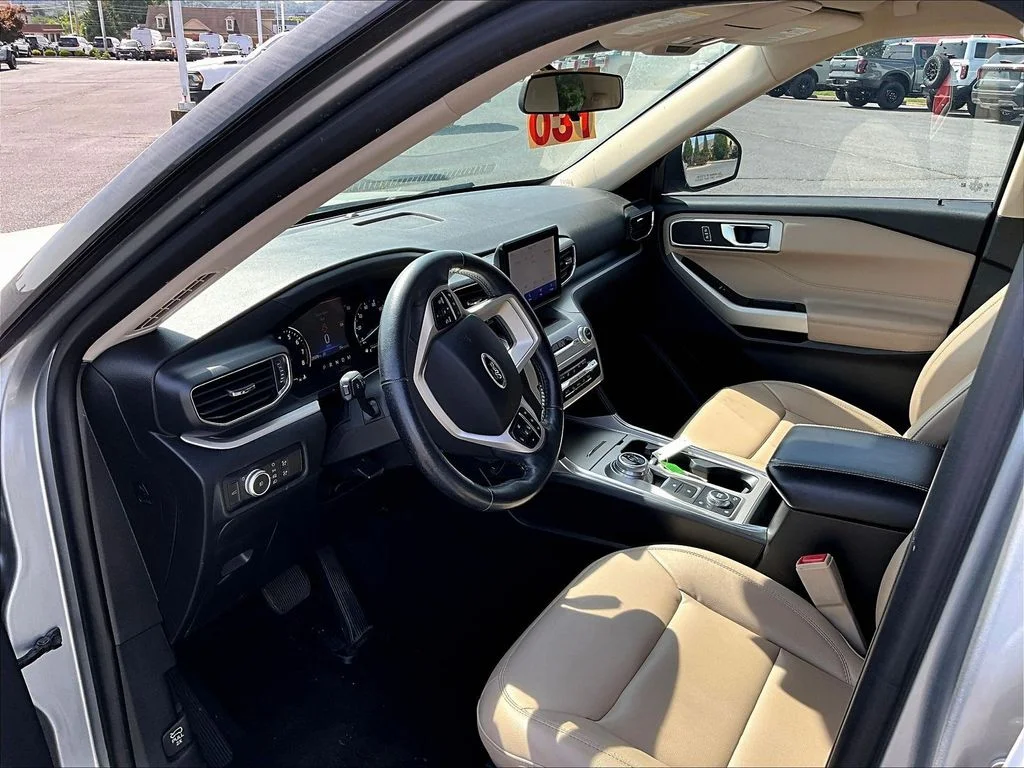 Used 2020 Silver Ford XLT image 7