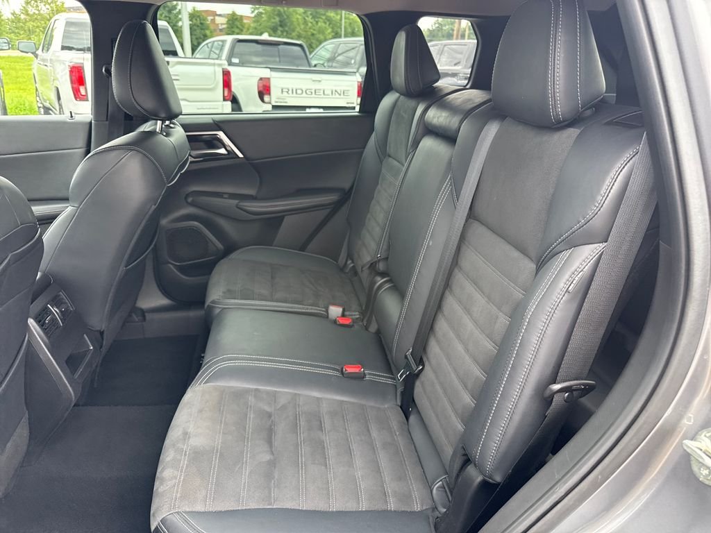 Used 2022 Gray Mitsubishi SE image 14