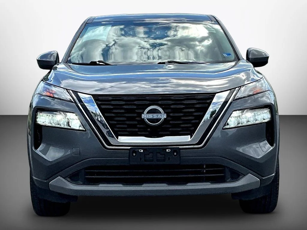 Used 2023 Gun Metallic Nissan SV image 2