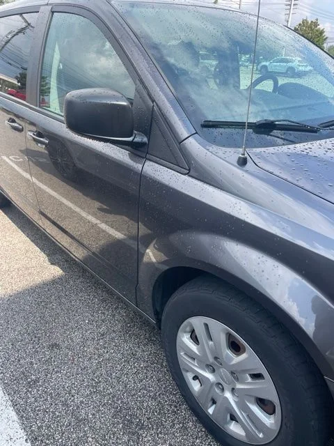 Used 2018 Gray Dodge SE image 6