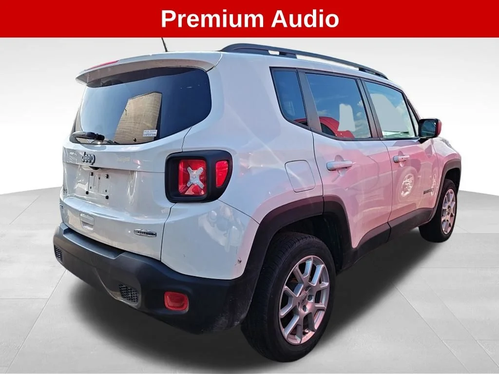 Used 2022 White Jeep Latitude image 7