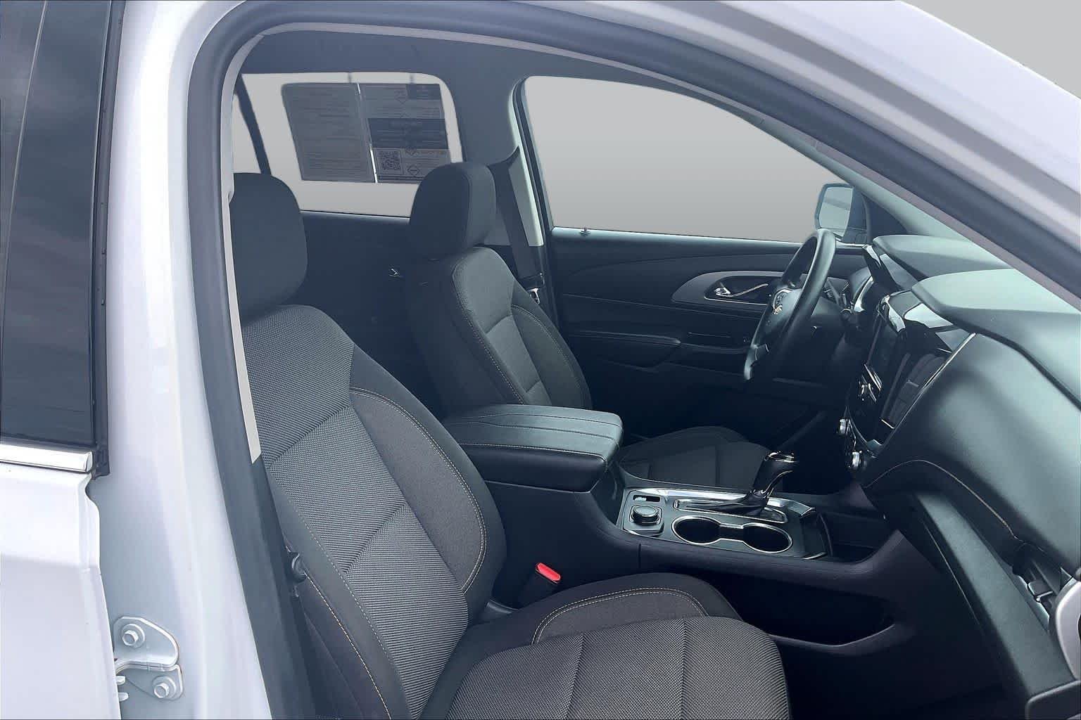 Used 2020 Summit White Chevrolet LS image 9