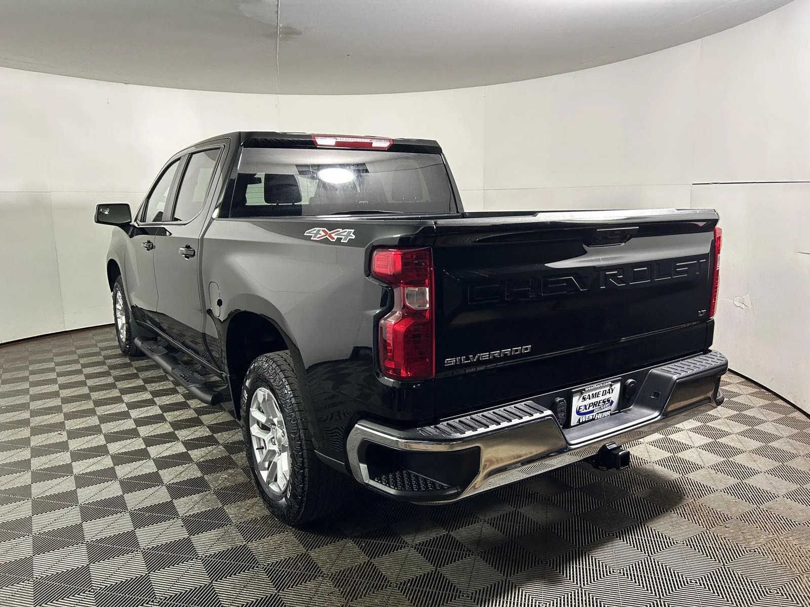 Used 2025 Black Chevrolet LT image 9