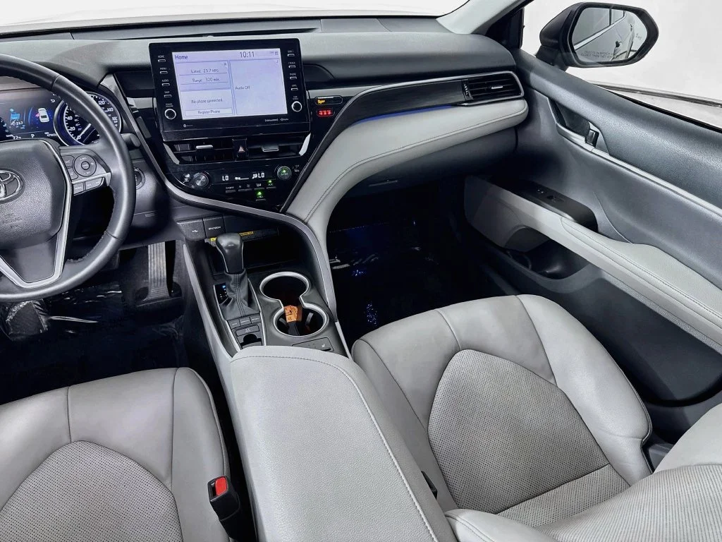 Used 2021 Predawn Gray Mica Toyota XLE image 27