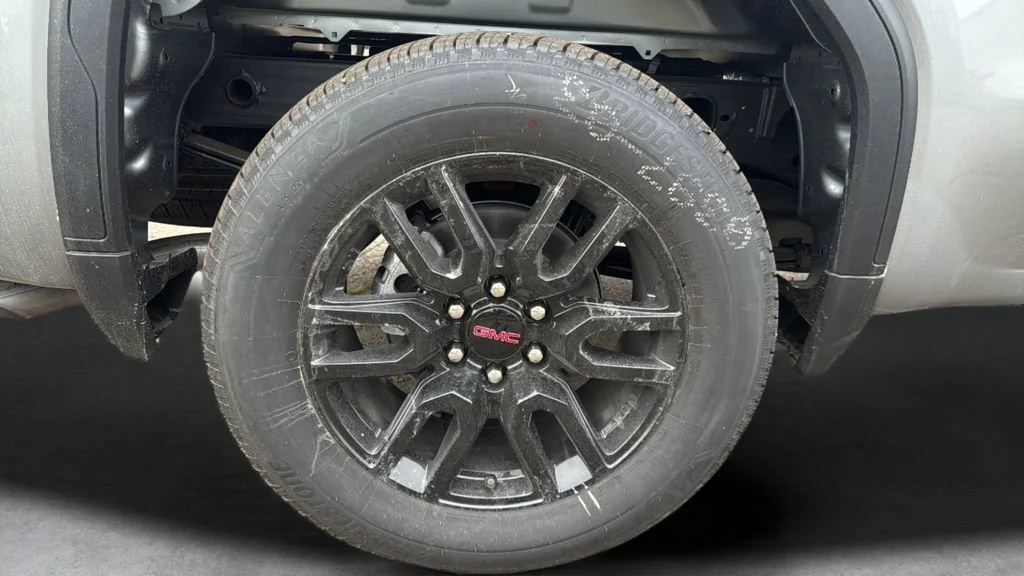 New 2026 Sterling Metallic GMC Elevation image 18