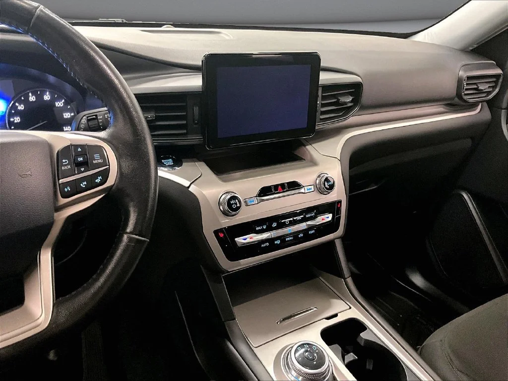 Used 2021 Black Ford XLT image 9