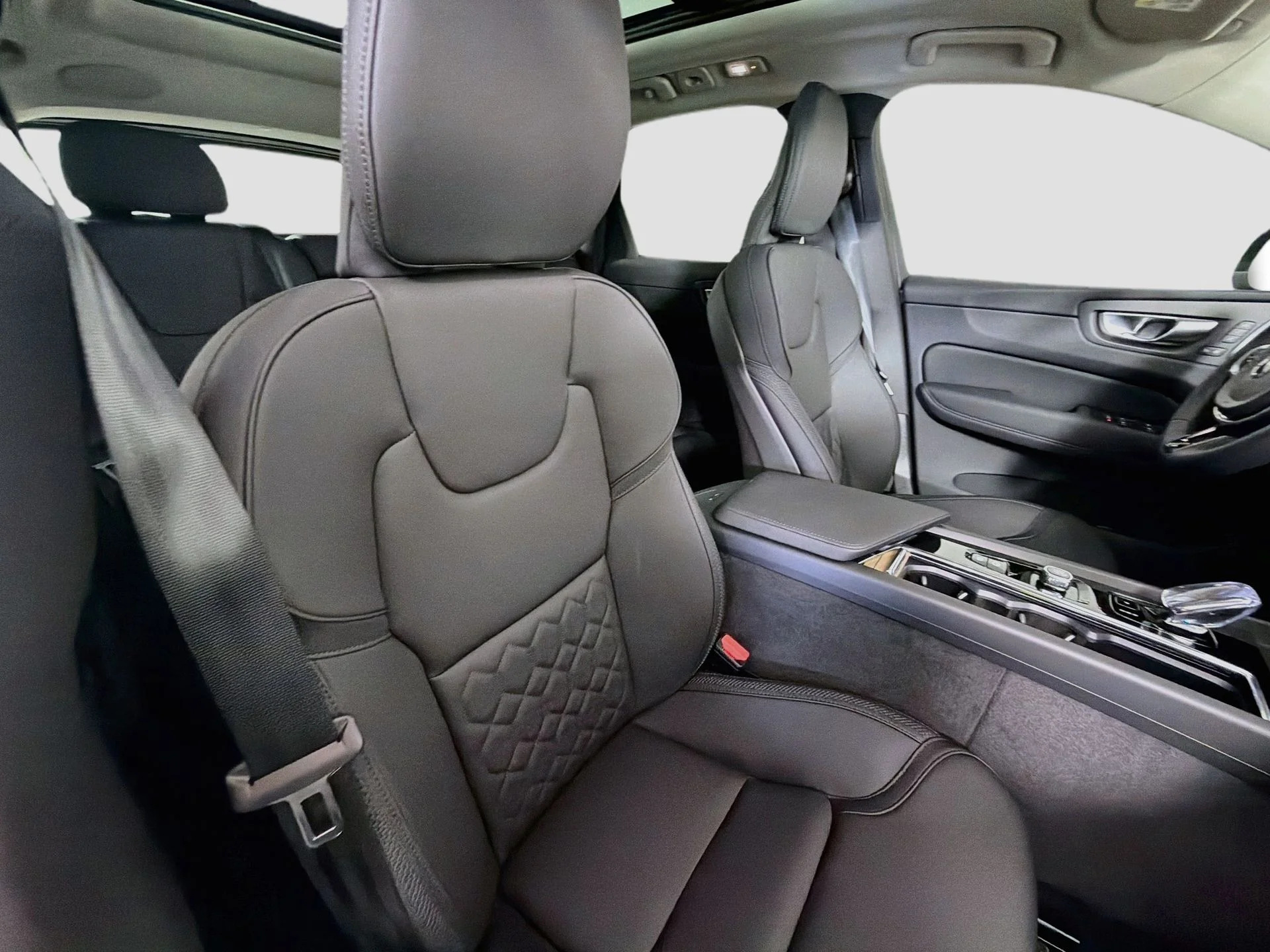 New 2027 Denim Blue Volvo Plus image 28