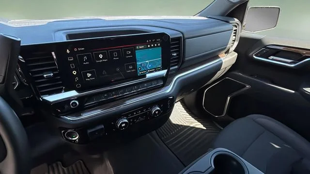 Used 2025 Onyx Black GMC Elevation image 23
