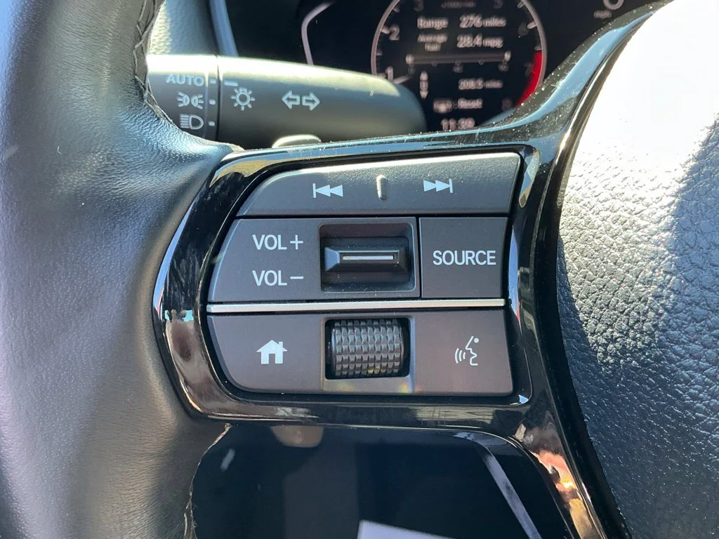 Used 2025  Honda Sport image 28