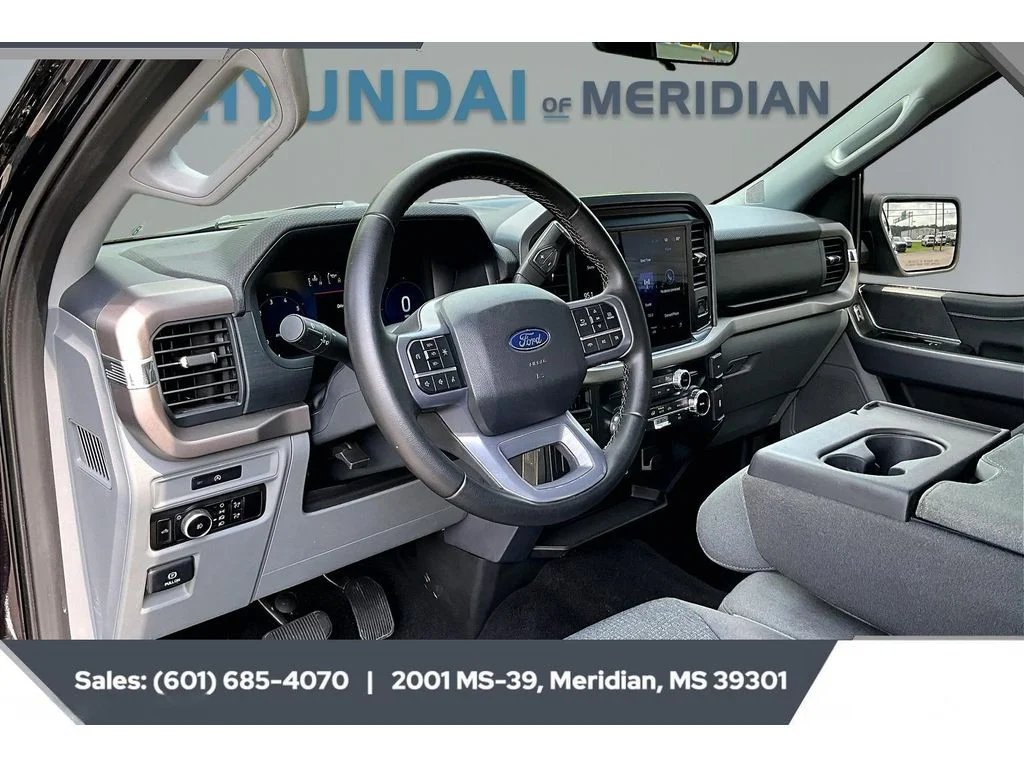 Used 2025 Agate Black Metallic Ford XLT image 12