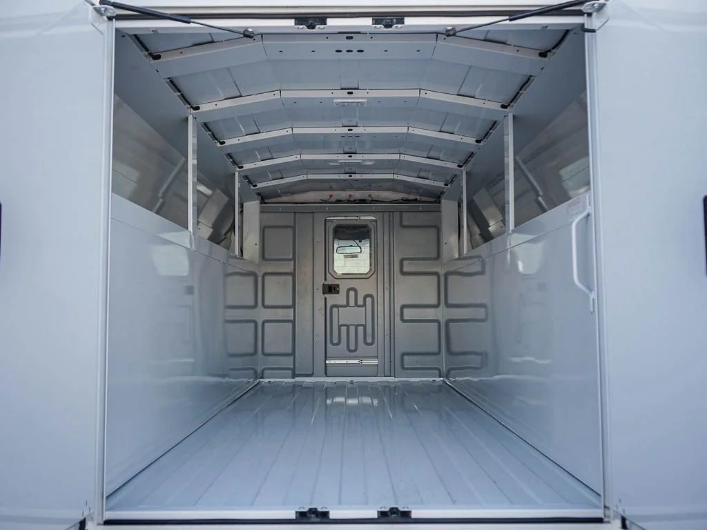 New 2026 Summit White Chevrolet 1WT image 8