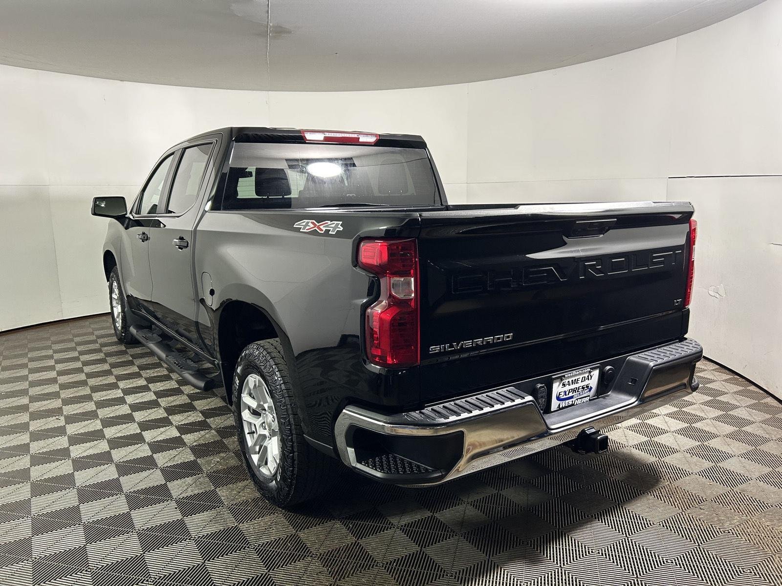 Used 2025 Black Chevrolet LT image 9