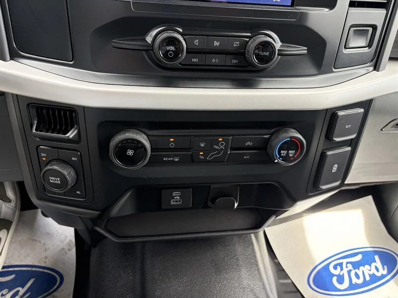 Used 2022 White Ford XLT image 9