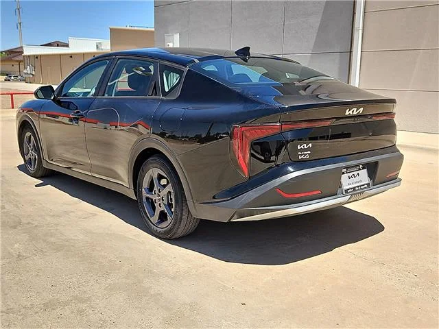 Used 2025 Black KIA LXS (IVT) image 2