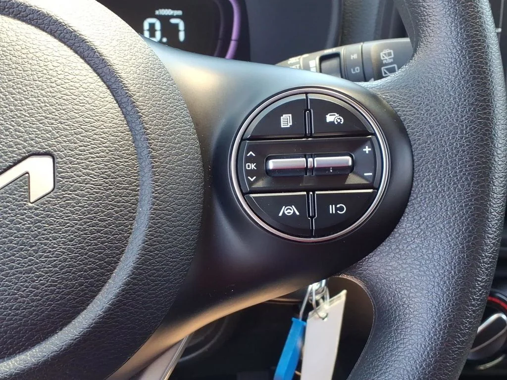 2024 Kia Soul LX - Photo 23