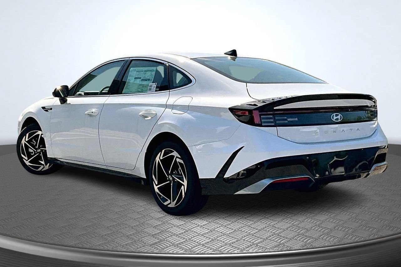 New 2026 White Hyundai SEL Sport image 19