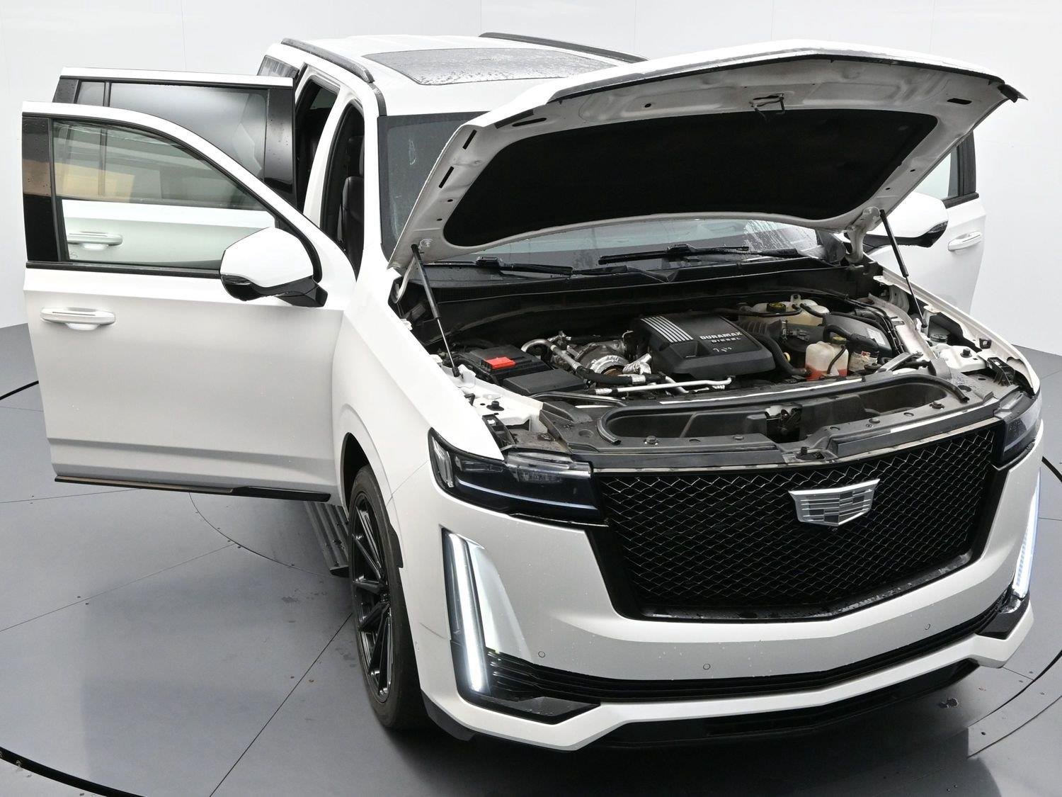 Used 2021 Crystal White Tricoat Cadillac Sport Platinum image 48