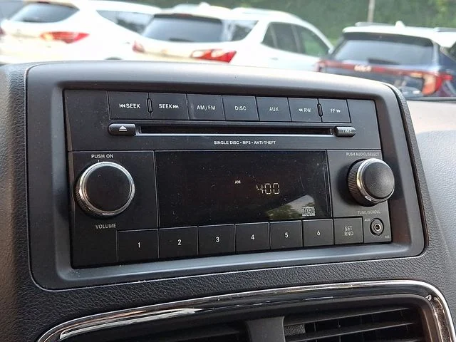 Used 2013 Gray Dodge SXT image 23