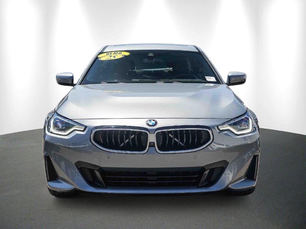 2025 BMW 2 Series photo 4
