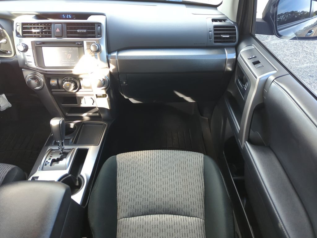 Used 2019 Gray Toyota SR5 image 16