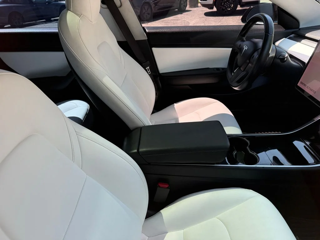 Used 2019 Black Tesla Standard Range Plus image 26
