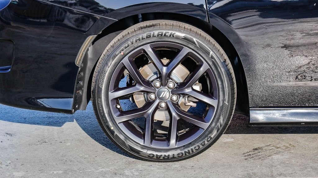 Used 2021 Pitch Black Clearcoat Dodge R/T image 12