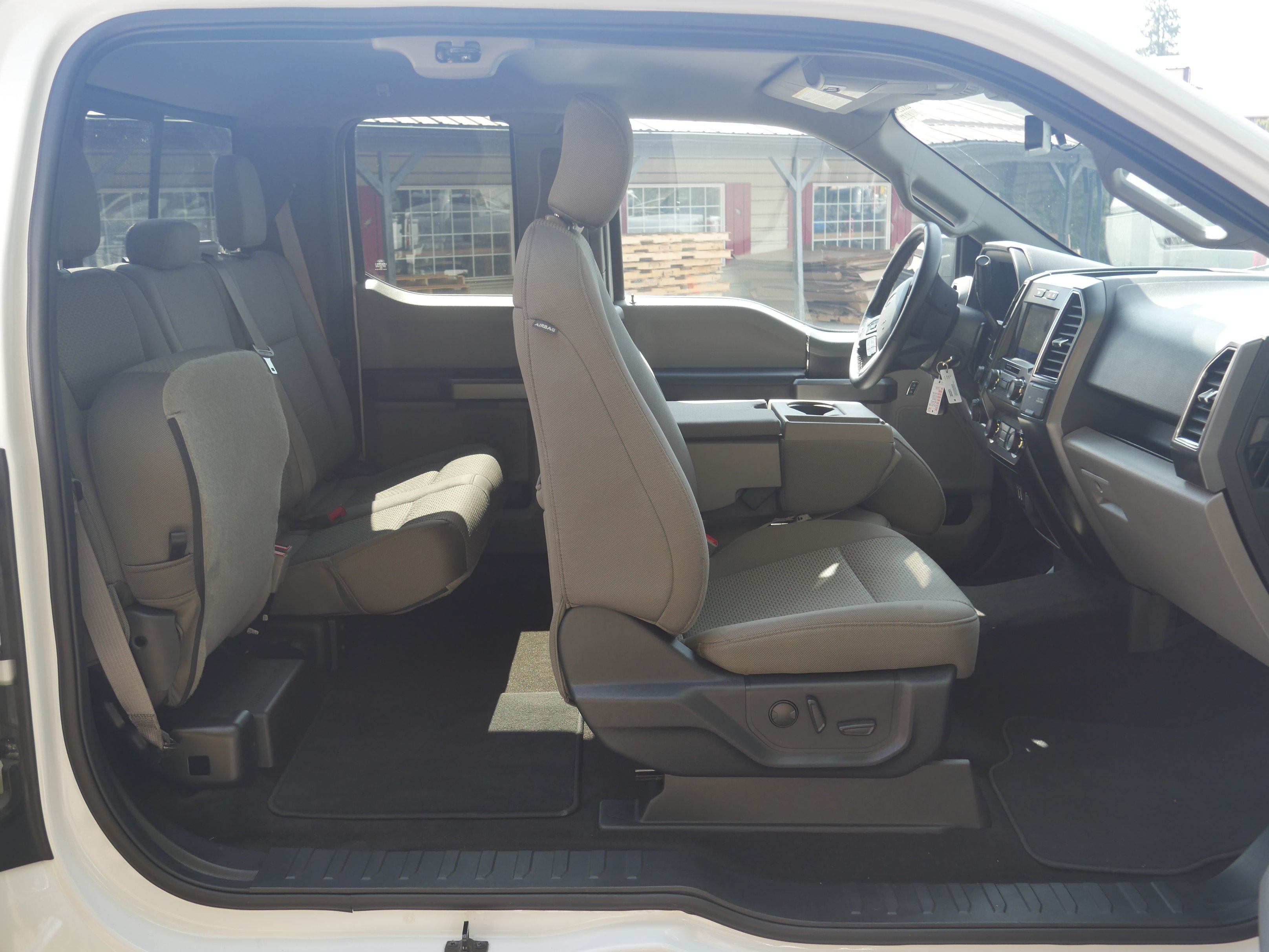 Used 2020 Oxford White Ford XLT image 29