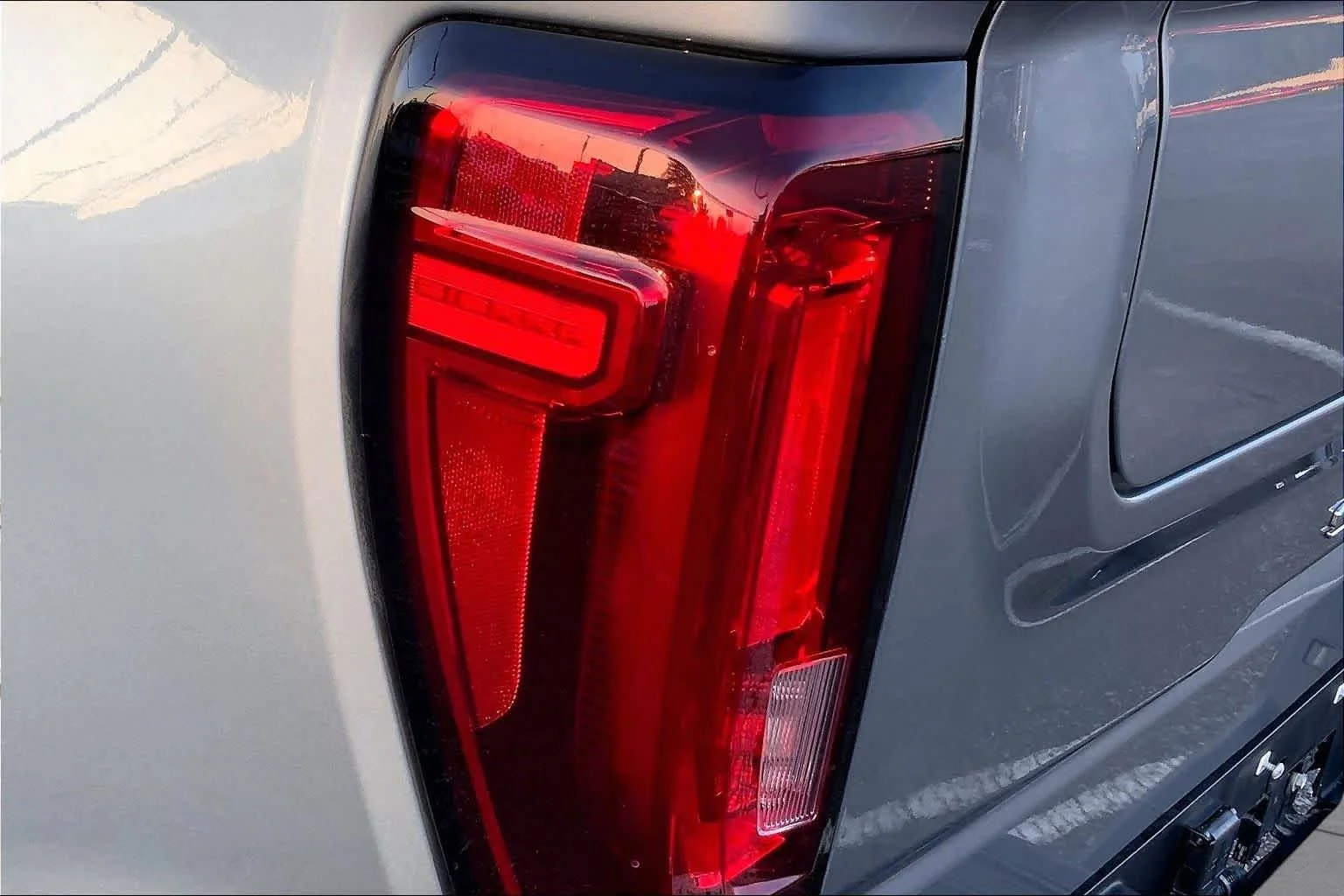 Used 2023 Sterling Metallic GMC AT4 image 27