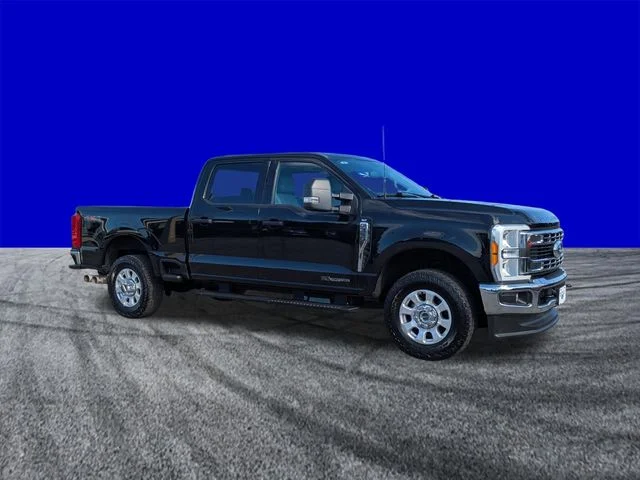 Certified Used 2023 Super Black Ford XLT image 2