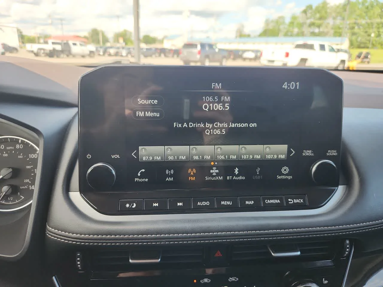 Used 2023 Boulder Gray Pearl Nissan SL image 20