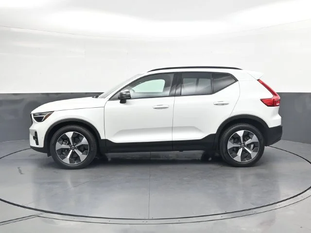 Used 2023 Crystal White Metallic Volvo Ultimate image 8