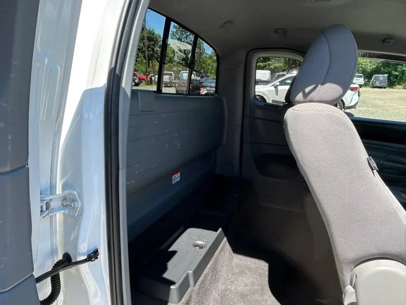 Used 2015 White Toyota Pickup 4D 6 ft image 26