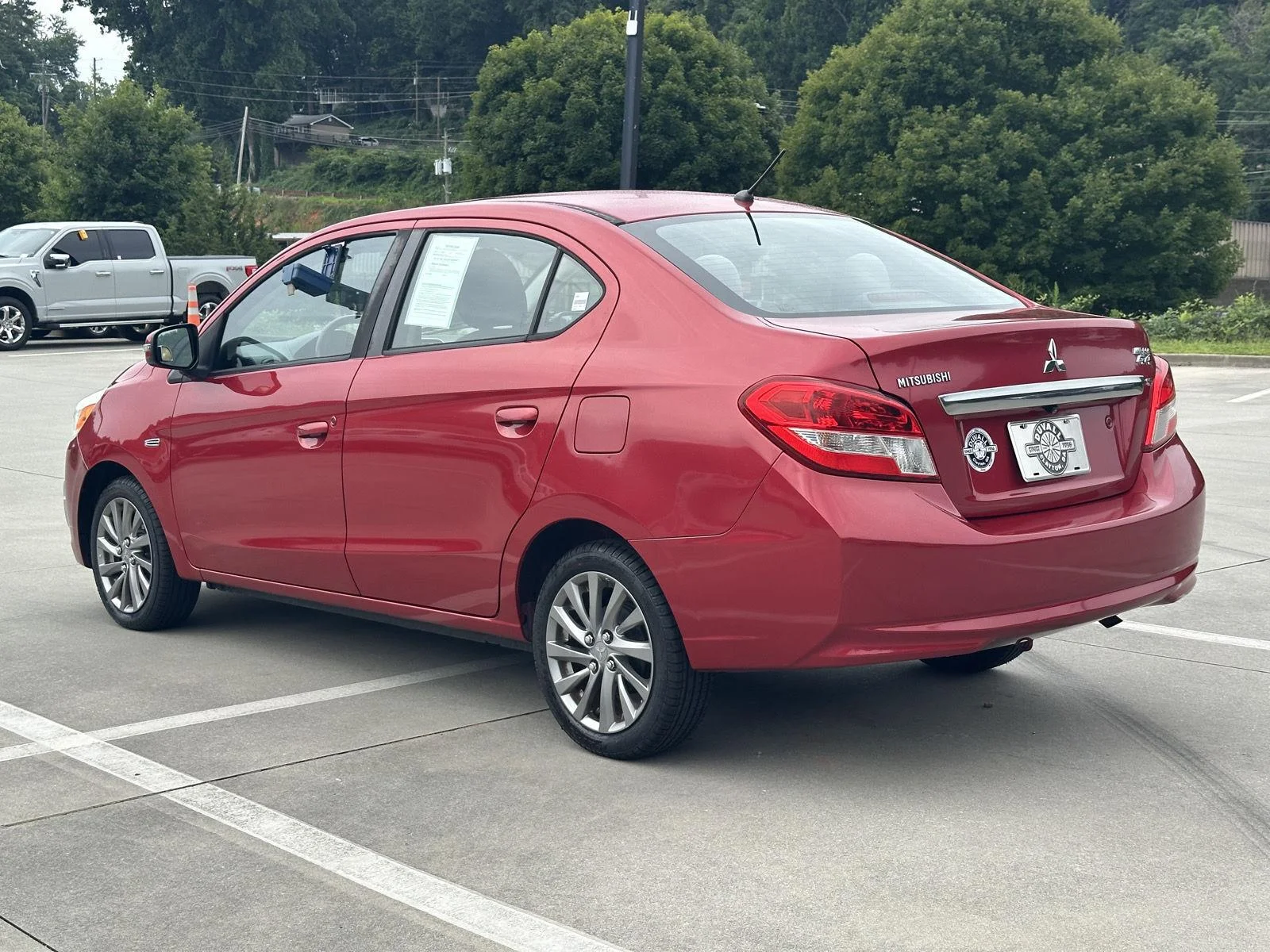 Used 2018 Infrared Mitsubishi SE image 5