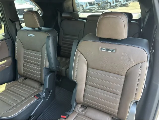 2026 GMC Acadia Denali Ultimate - Photo 18