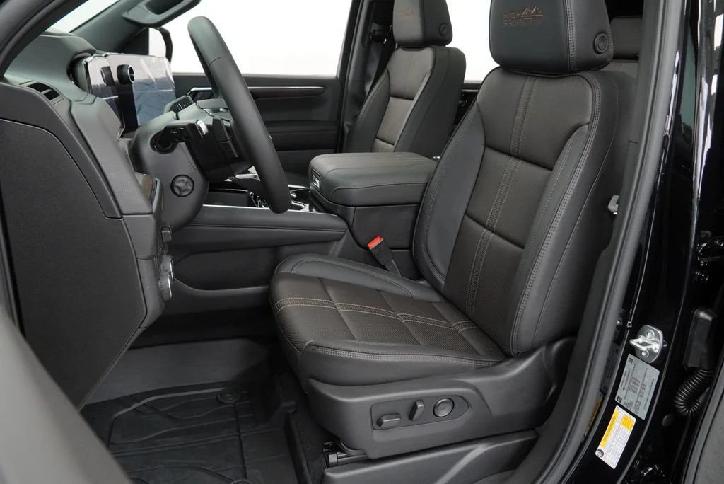 New 2026 Black Chevrolet High Country image 7