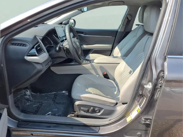 Used 2023  Toyota Hybrid SE image 18