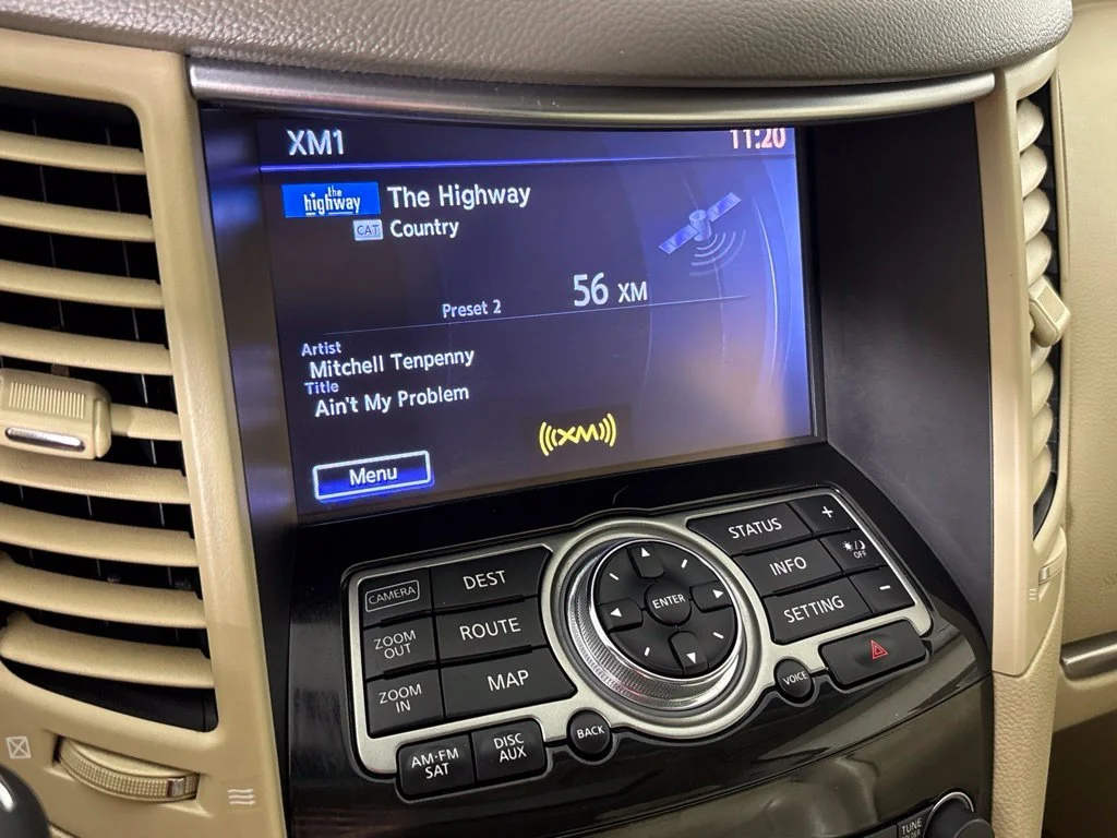 Used 2014 White INFINITI Base image 34