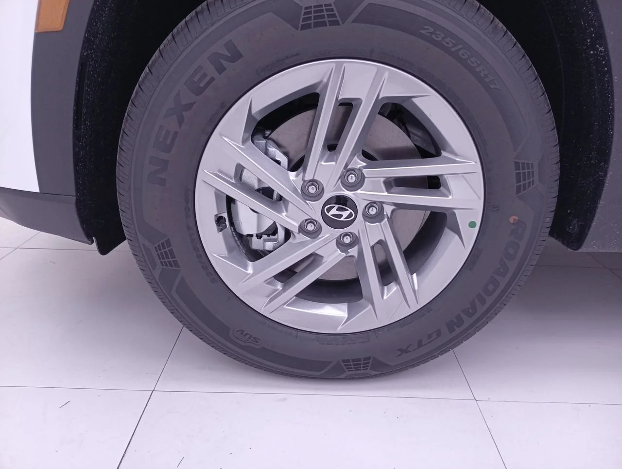 New 2026 White Pearl Tricoat Hyundai SE image 18
