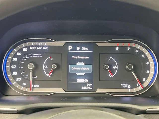Used 2024 Gray Hyundai SEL image 3