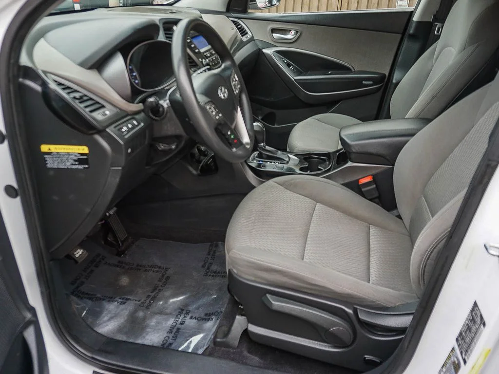 Used 2014 White Hyundai Base image 17