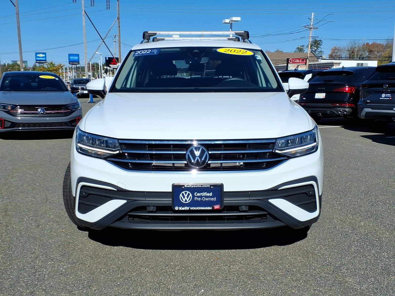 Certified Used 2022 Pure White Volkswagen SE image 2