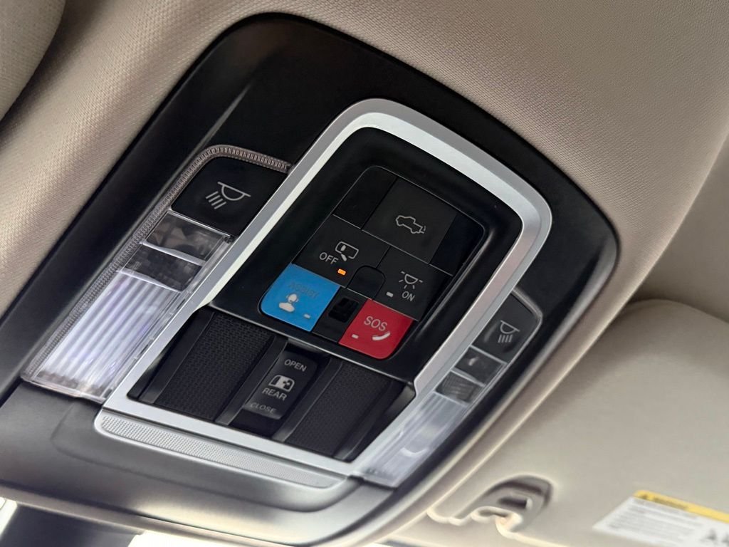 Used 2024 White Ram Laramie image 35