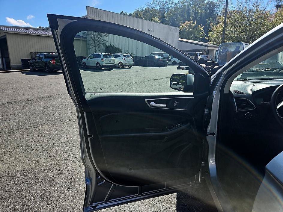 Used 2022 Silver Metallic Ford SEL image 10