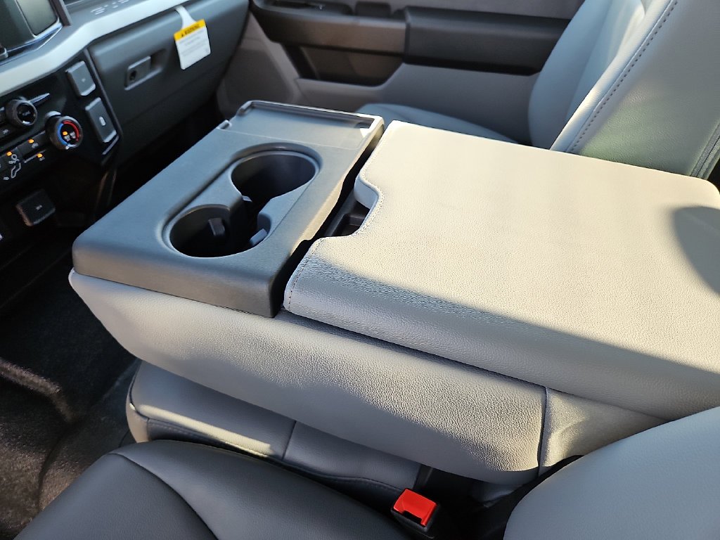 New 2027 Oxford White Ford F-350® XL image 25