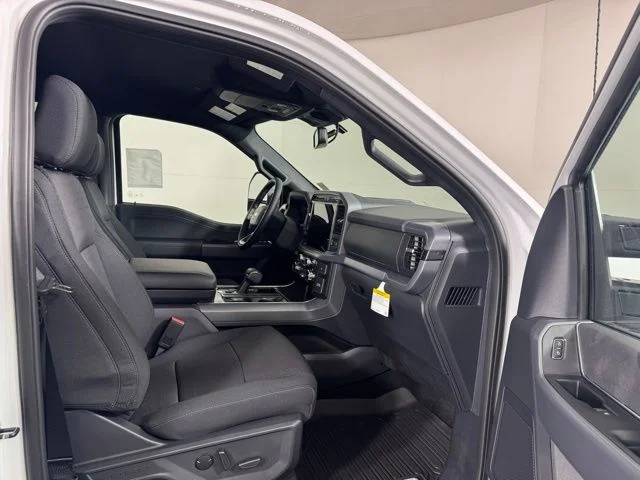 New 2026 Oxford White Ford XLT image 4