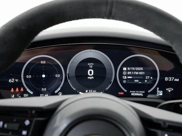 2025 Porsche Taycan GTS - Photo 12