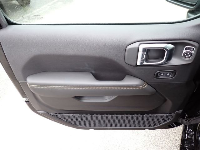 2025 Jeep Wrangler 4-Door Sahara - Photo 16