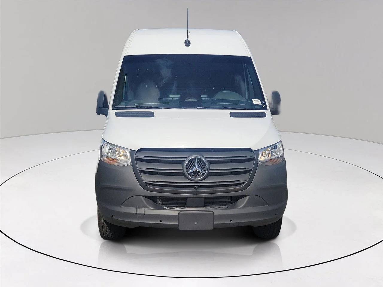 New 2026 Arctic+White Mercedes-Benz Cargo 170 WB image 2